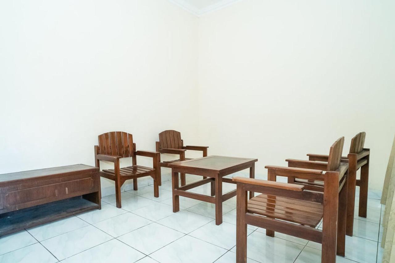 Отель Reddoorz Near Kampus 3 Uty Джокьякарта Экстерьер фото