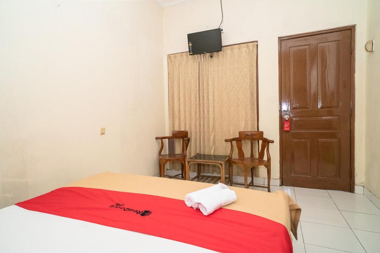 Отель Reddoorz Near Kampus 3 Uty Джокьякарта Экстерьер фото