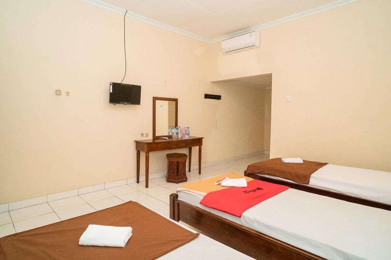 Отель Reddoorz Near Kampus 3 Uty Джокьякарта Экстерьер фото