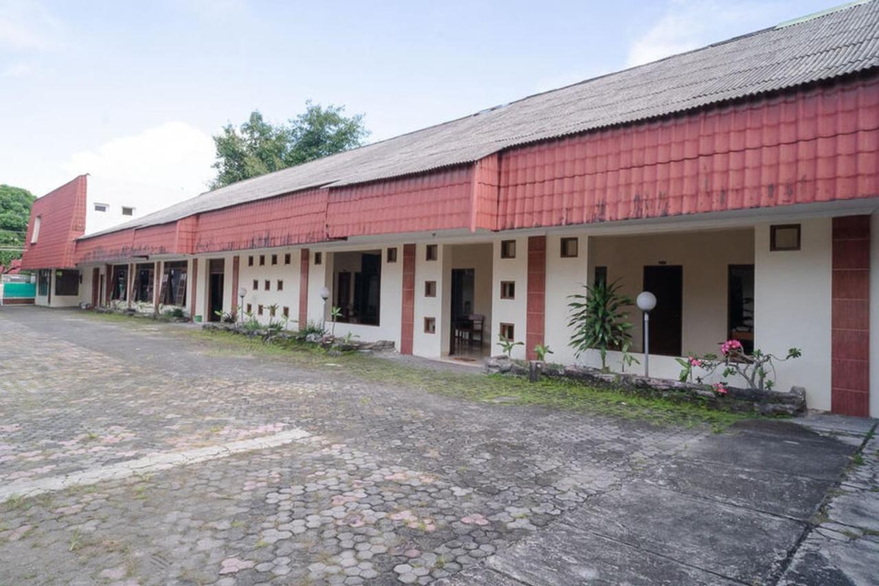 Отель Reddoorz Near Kampus 3 Uty Джокьякарта Экстерьер фото
