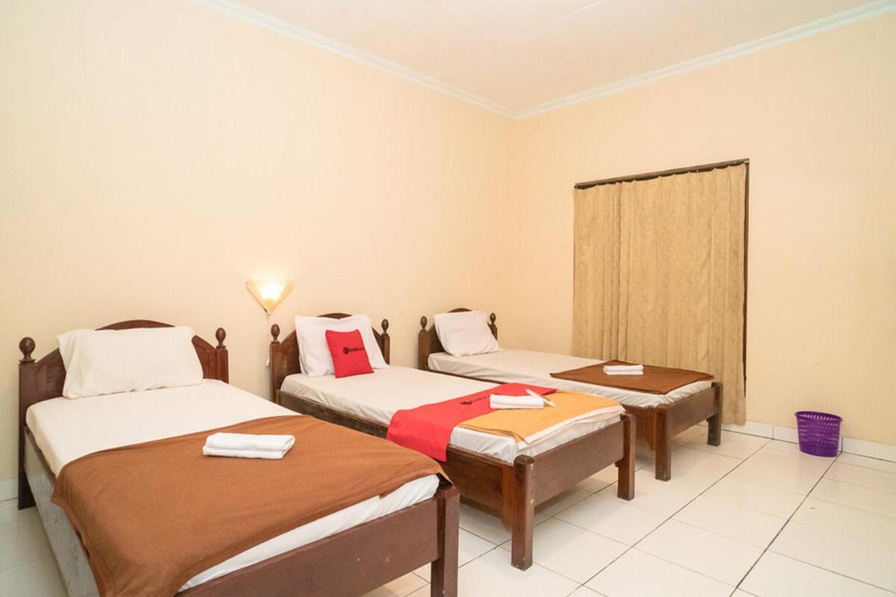 Отель Reddoorz Near Kampus 3 Uty Джокьякарта Экстерьер фото