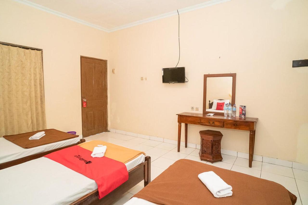 Отель Reddoorz Near Kampus 3 Uty Джокьякарта Экстерьер фото