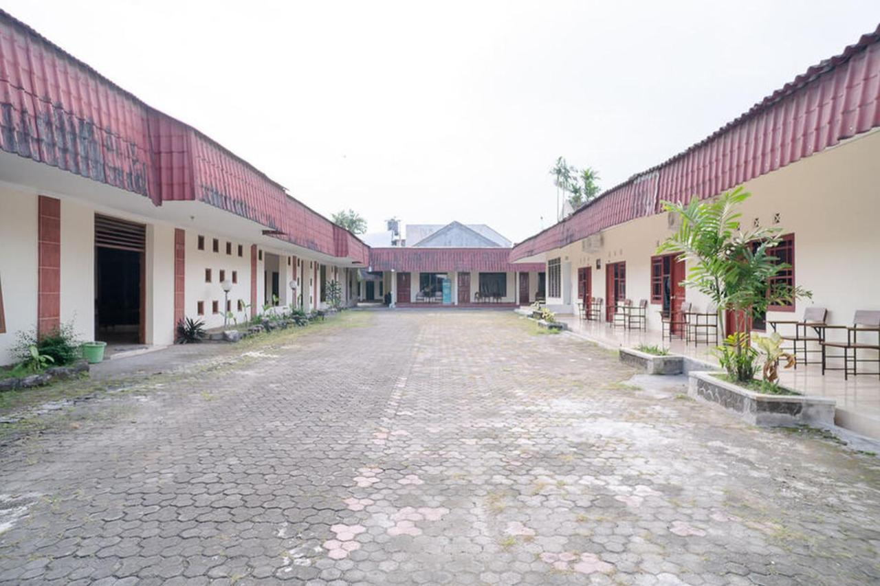 Отель Reddoorz Near Kampus 3 Uty Джокьякарта Экстерьер фото