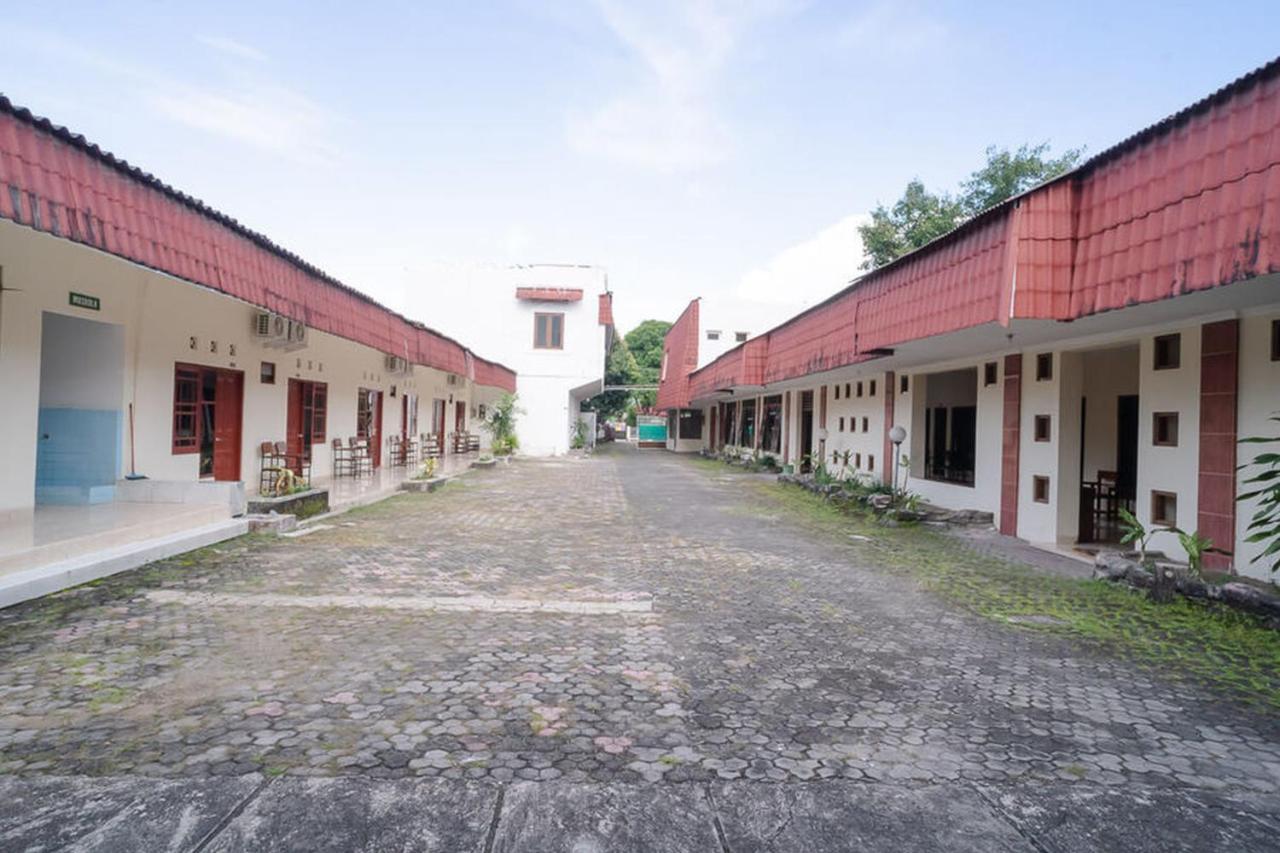 Отель Reddoorz Near Kampus 3 Uty Джокьякарта Экстерьер фото