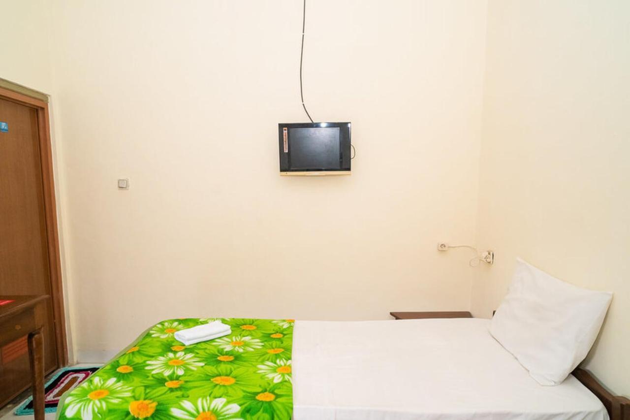 Отель Reddoorz Near Kampus 3 Uty Джокьякарта Экстерьер фото