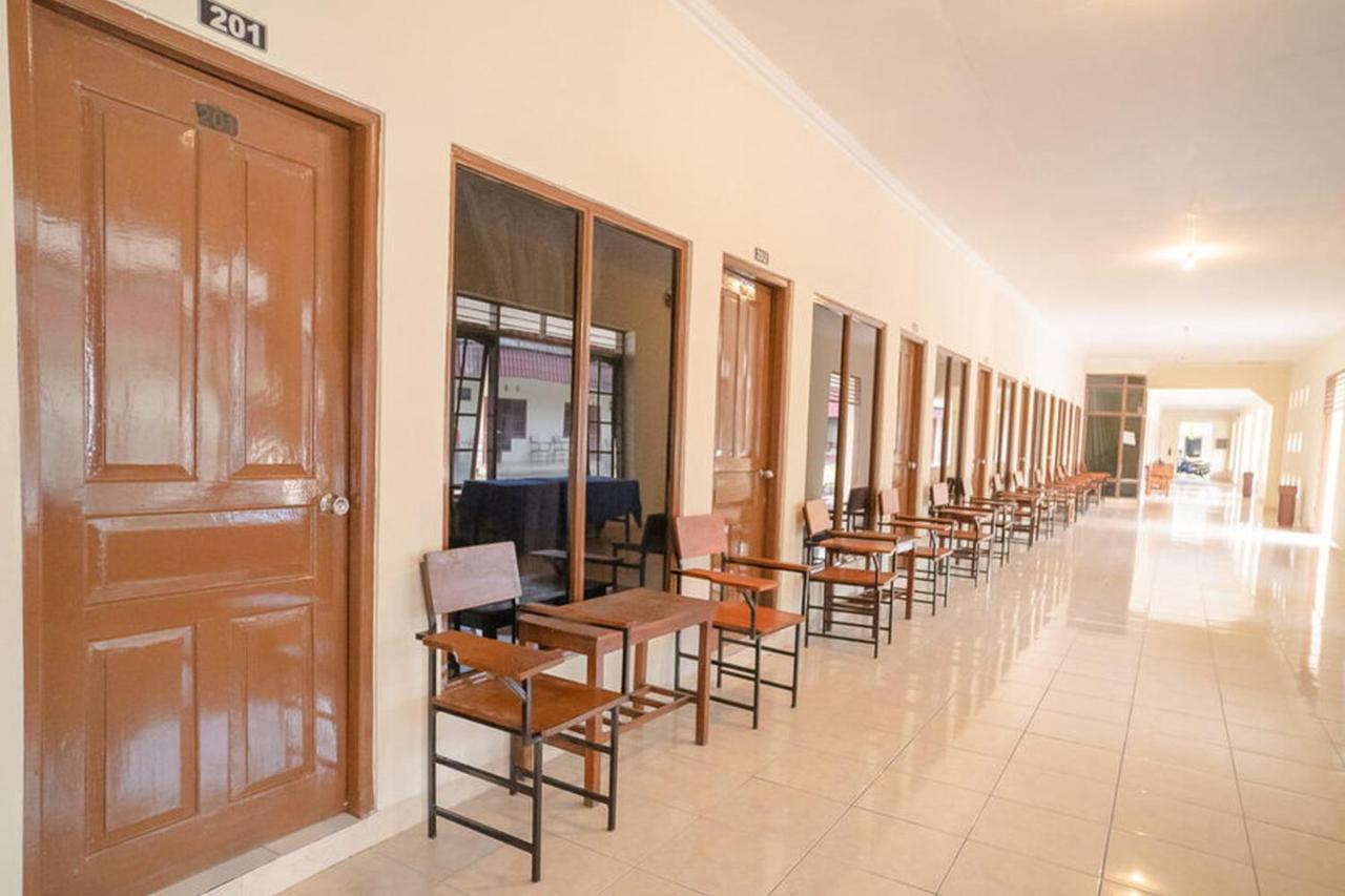 Отель Reddoorz Near Kampus 3 Uty Джокьякарта Экстерьер фото
